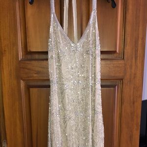 Sleeveless long formal/prom dress